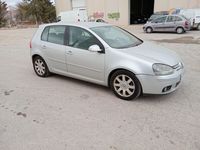 Usado VW Golf IV Highline 140 CV (102 kW) 2004 Gris