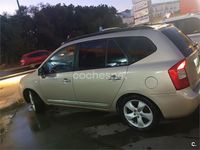 Usado Kia Carens 140 CV (102 kW) 2008 Beige Monovolumen