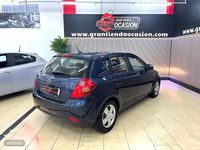 Usado Kia Ceed 90 CV (66 kW) 2008 Azul Utilitario