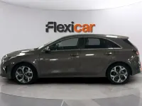 Usado Kia Ceed 140 CV (102 kW) 2019 Marrón Utilitario
