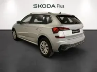 Usado Skoda Kamiq Selection 115 CV (84 kW) 2025 Gris plata SUV