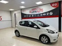 Usado Toyota Aygo Live 68 CV (50 kW) 2011 Blanco Utilitario