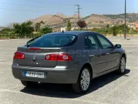 Usado Renault Laguna II Dynamique 150 CV (110 kW) 2005 Gris / plata Berlina