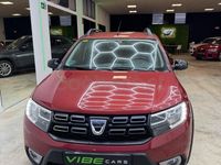 Usado Dacia Sandero Comfort 90 CV (66 kW) 2018 Granate Berlina