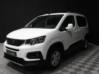 Usado Peugeot Rifter Active 100 CV (73 kW) 2021 Blanco Monovolumen