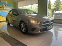 Usado Mercedes A180 116 CV (85 kW) 2019 Gris / plata Berlina