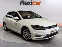 Usado VW Golf VII Advance 131 CV (96 kW) 2018 Blanco Utilitario