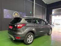 Usado Ford Kuga Business Edition 120 CV (88 kW) 2017 Gris / plata SUV