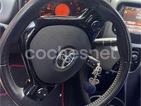 Usado Toyota Aygo X-cite 69 CV (50 kW) 2018 Rojo Utilitario