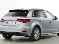 Usado Audi A3 Sportback e-tron Sport 204 CV (150 kW) 2018 Gris plata Utilitario