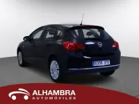 Usado Opel Astra Selective 116 CV (85 kW) 2015 Negro Utilitario