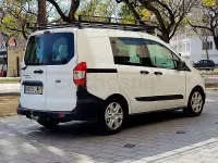 Usado Ford Tourneo Courier Trend 75 CV (55 kW) 2017 Blanco Monovolumen
