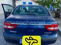 Usado Renault Mégane Authentique 65 CV (47 kW) 2001 Azul Berlina