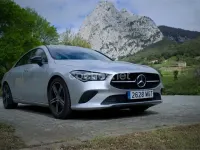 Usado Mercedes CLA180 136 CV (100 kW) 2023 Gris / plata Berlina