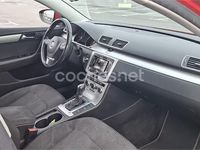 Usado VW Passat Highline 140 CV (102 kW) 2012 Rojo Familiar