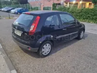 Usado Ford Fiesta Ambiente 68 CV (50 kW) 2006 Azul Utilitario
