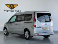 Usado Ford Tourneo Connect Titanium 120 CV (88 kW) 2017 Gris / plata Monovolumen