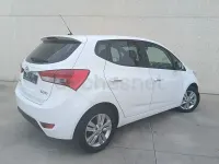 Usado Hyundai ix20 126 CV (92 kW) 2015 Blanco Utilitario