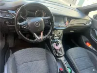 Usado Opel Astra Dynamic 110 CV (80 kW) 2017 Gris / plata Berlina