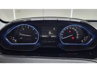 Usado Peugeot 2008 Allure 120 CV (88 kW) 2019 Blanco SUV