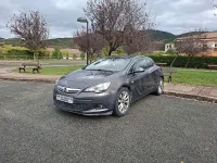 Usado Opel Astra GTC Selective 130 CV (95 kW) 2014 Gris / plata Berlina