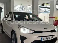 Usado Kia Rio 84 CV (61 kW) 2021 Blanco Berlina