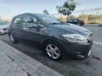 Usado Toyota Auris Active 90 CV (66 kW) 2011 Gris Utilitario