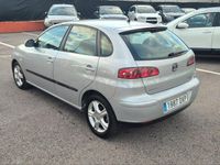 Usado Seat Ibiza 100 CV (73 kW) 2006 Gris / plata Utilitario