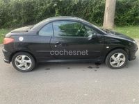 Usado Peugeot 206 110 CV (80 kW) 2004 Negro Descapotable