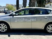Usado Toyota Auris 116 CV (85 kW) 2017 Gris / plata Berlina