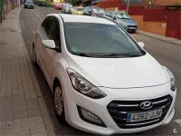 Usado Hyundai i30 90 CV (66 kW) 2015 Blanco Berlina