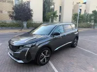 Usado Peugeot 5008 Allure 130 CV (95 kW) 2024 Gris / plata SUV