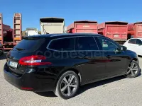 Usado Peugeot 308 SW Allure 130 CV (95 kW) 2017 Negro Familiar