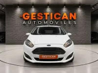 Usado Ford Fiesta Trend 82 CV (60 kW) 2015 Blanco Utilitario