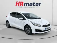 Usado Kia Ceed GT Plus 90 CV (66 kW) 2018 Blanco Berlina