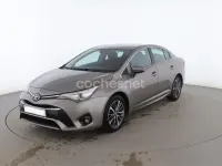Usado Toyota Avensis Advance 143 CV (105 kW) 2015 Beige Berlina