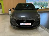 Usado Hyundai i30 140 CV (102 kW) 2019 Gris / plata Berlina