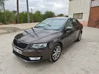 Usado Skoda Octavia Active 115 CV (84 kW) 2016 Marrón Familiar