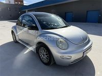 Usado VW New Beetle 100 CV (73 kW) 2000 Gris / plata Utilitario