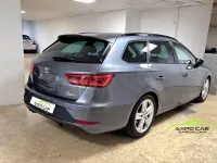 Usado Seat Leon FR 150 CV (110 kW) 2018 Gris / plata Familiar