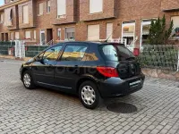 Usado Peugeot 307 90 CV (66 kW) 2007 Negro Berlina