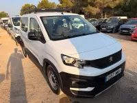 Usado Peugeot Rifter Active 102 CV (75 kW) 2023 Blanco Monovolumen