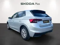 Usado Skoda Fabia Selection 95 CV (69 kW) 2025 Gris plata Utilitario