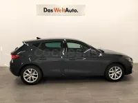 Usado Seat Leon Style 150 CV (110 kW) 2025 Azul Berlina