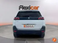 Usado Peugeot 5008 Allure 131 CV (96 kW) 2024 Blanco SUV