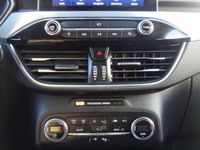 Usado Ford Kuga Titanium 120 CV (88 kW) 2020 Gris / plata SUV