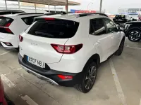 Käytetty Kia Stonic Style 100 HP (73 kW) 2025 Valkoinen Katumaasturi