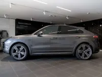 Usado Porsche Cayenne Platinum Edition 462 CV (339 kW) 2022 Gris SUV