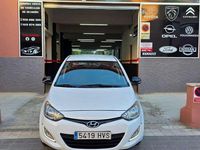 Usado Hyundai i20 86 CV (63 kW) 2014 Blanco Utilitario