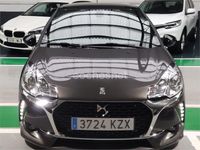 Usado DS Automobiles DS3 Be Chic 110 CV (80 kW) 2019 Gris / plata Berlina